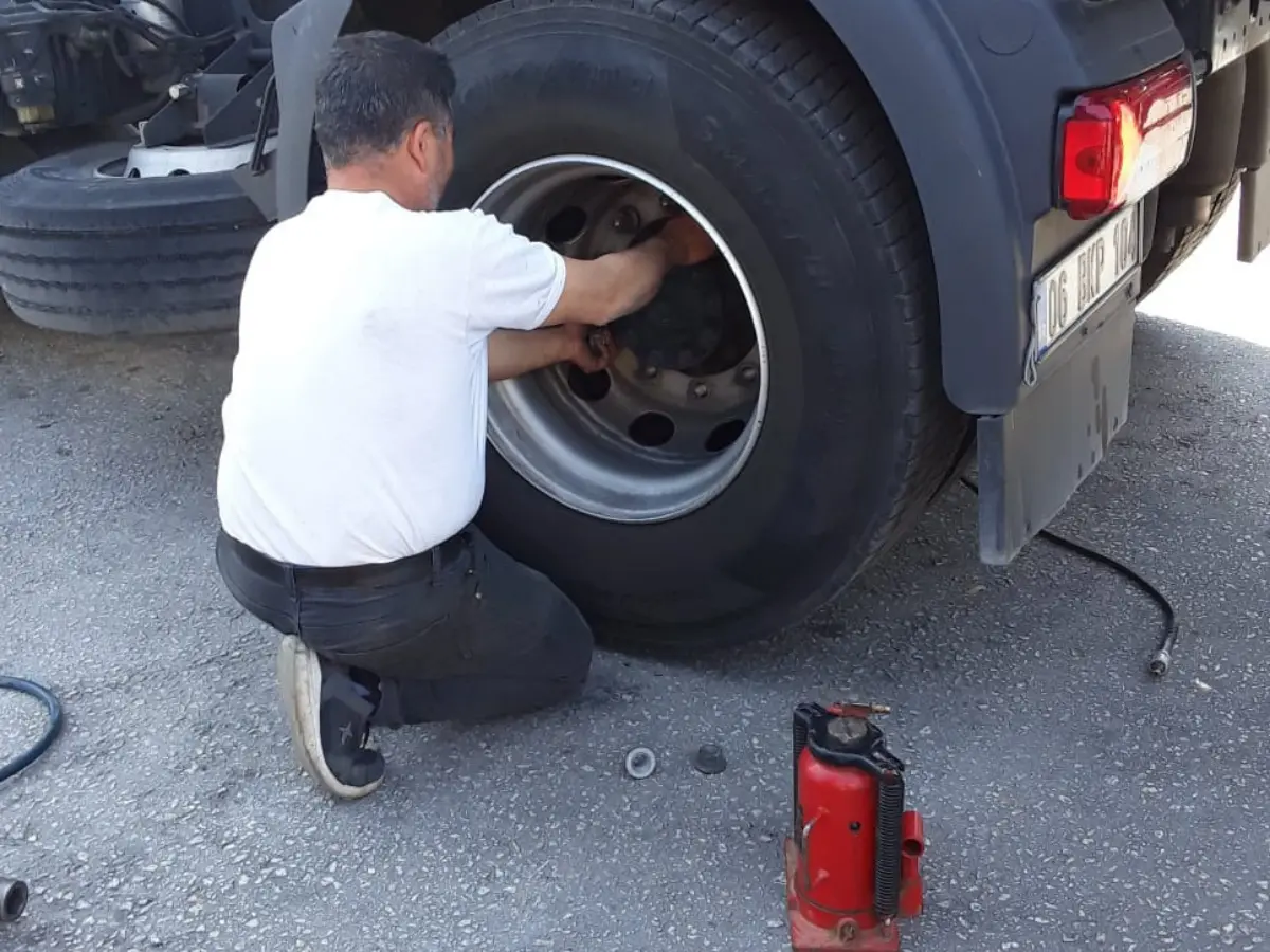 Menemen Oto Lastikçi